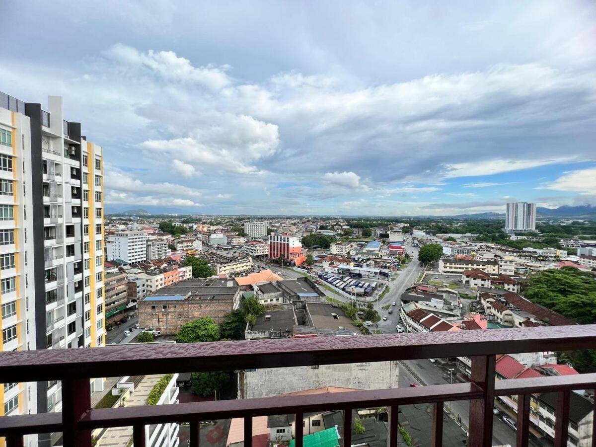 Town Majestic 2r2b 4paxs Rina Pangsapuri